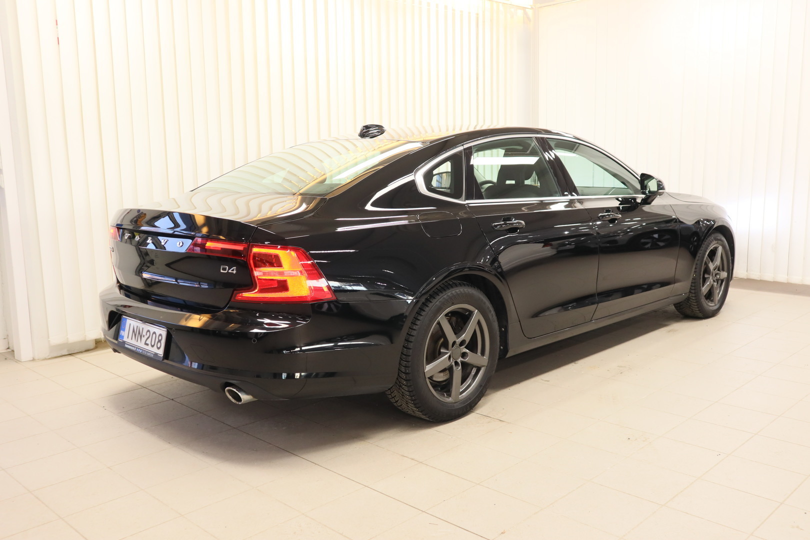 VOLVO S90 5