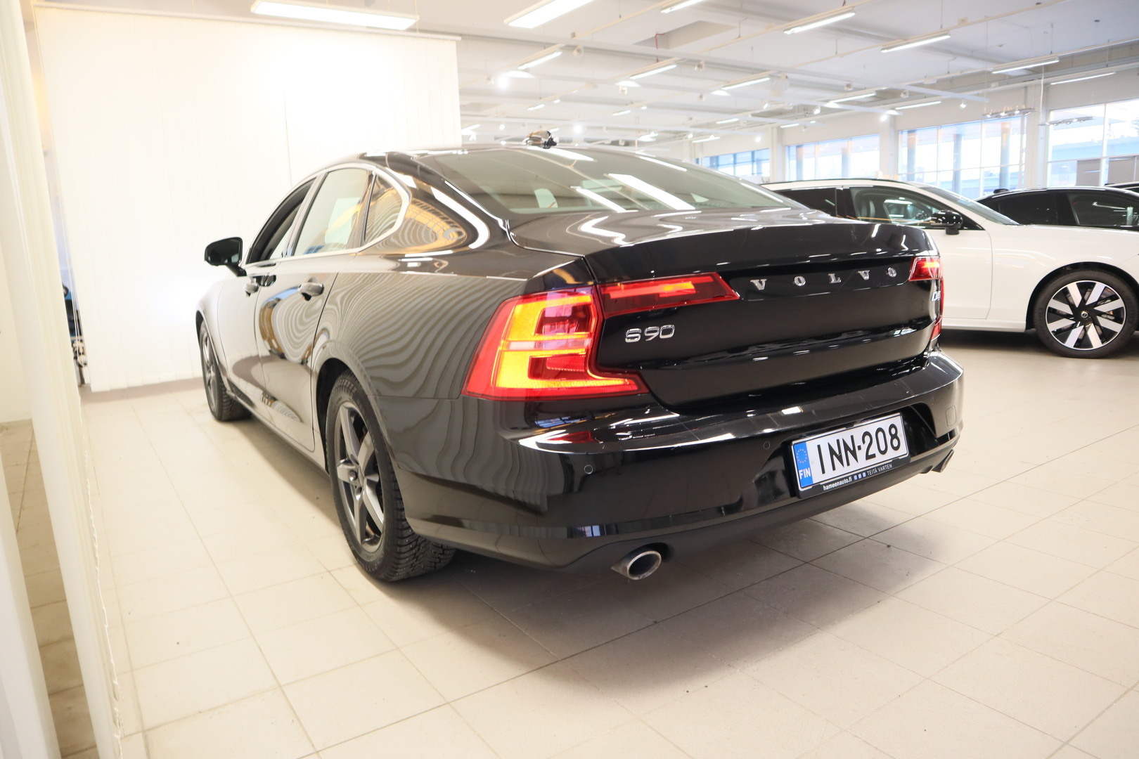 VOLVO S90 7