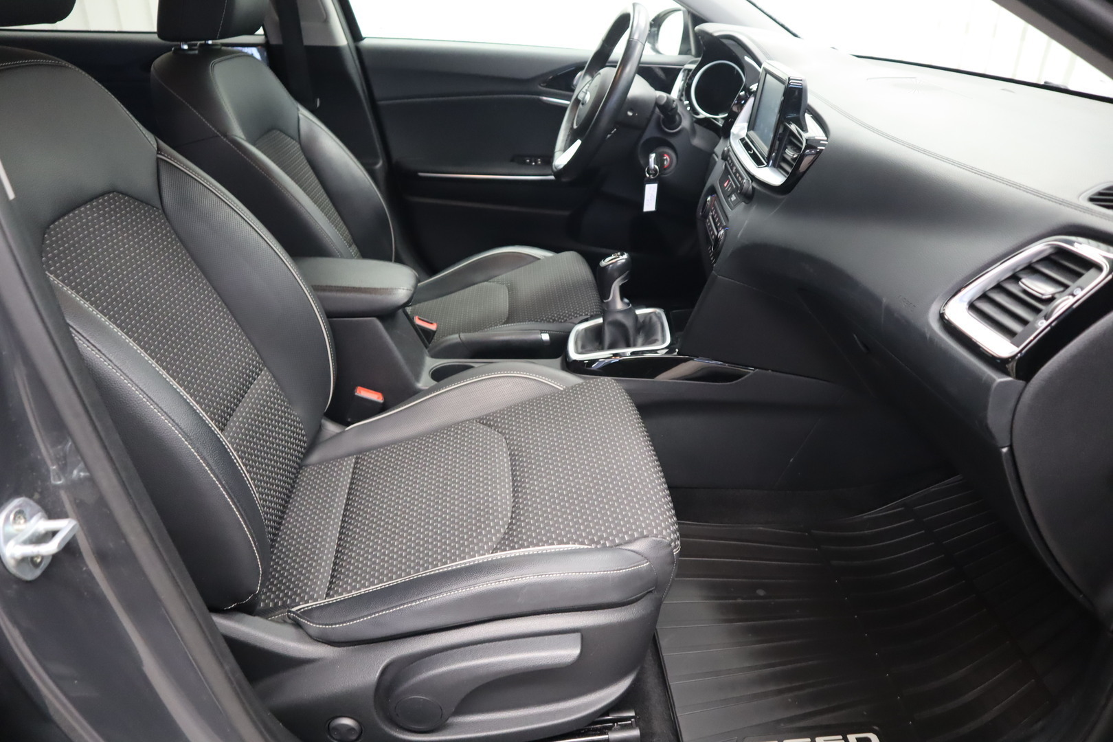 KIA Ceed 11