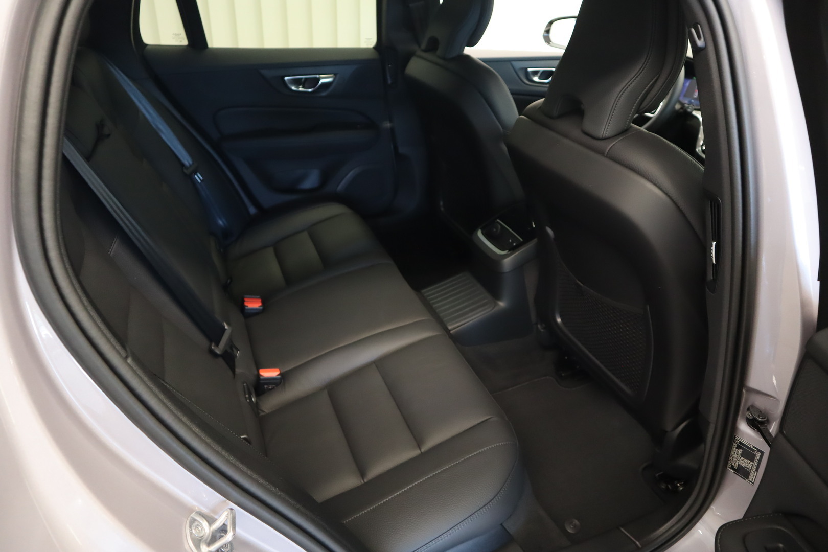 VOLVO V60 10