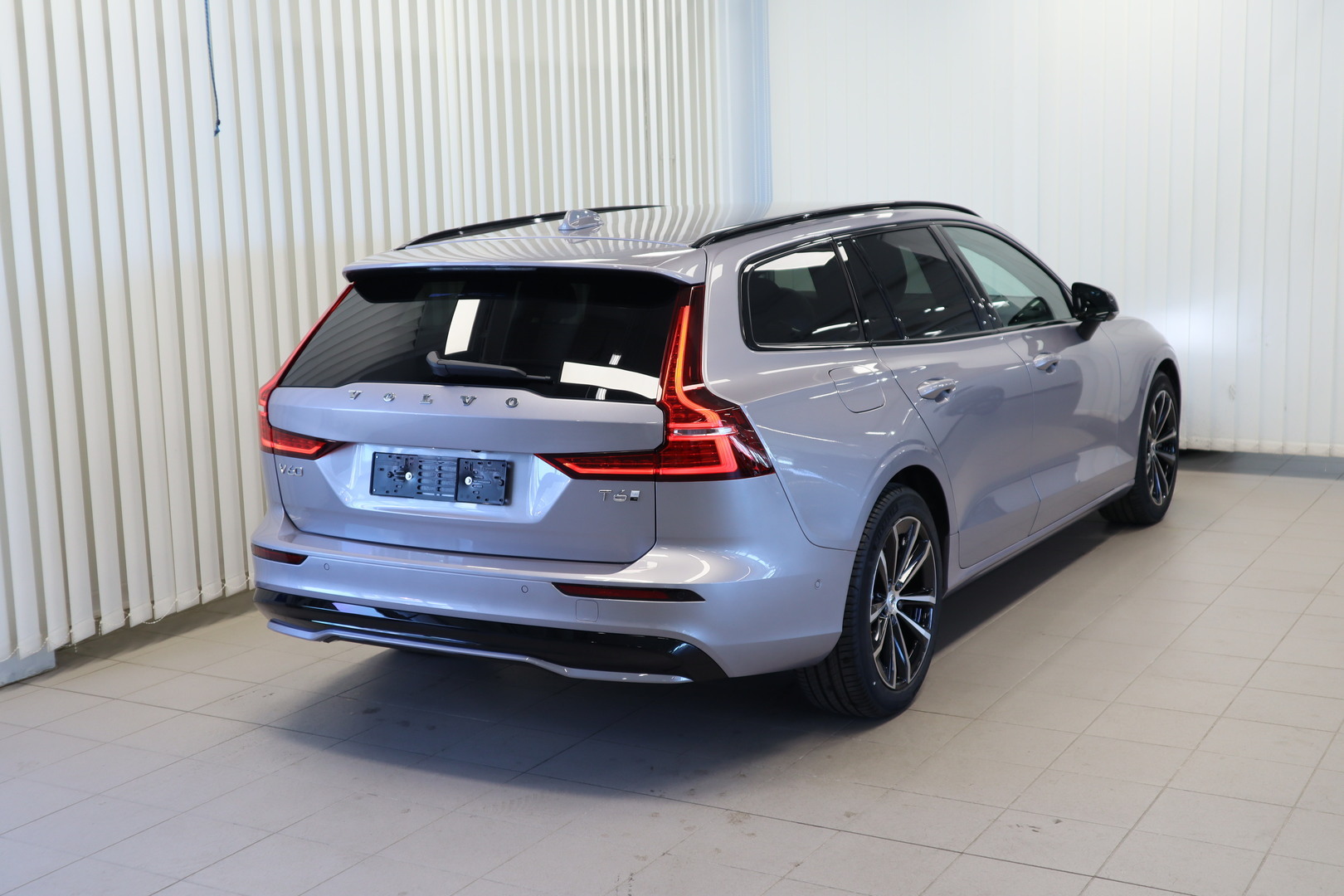 VOLVO V60 4