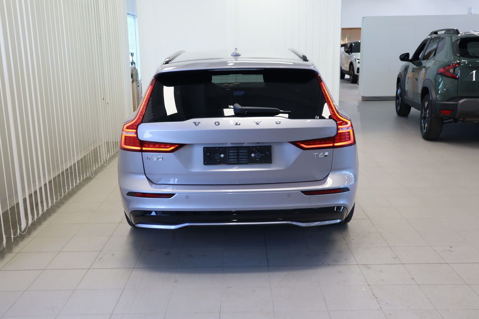 VOLVO V60 5