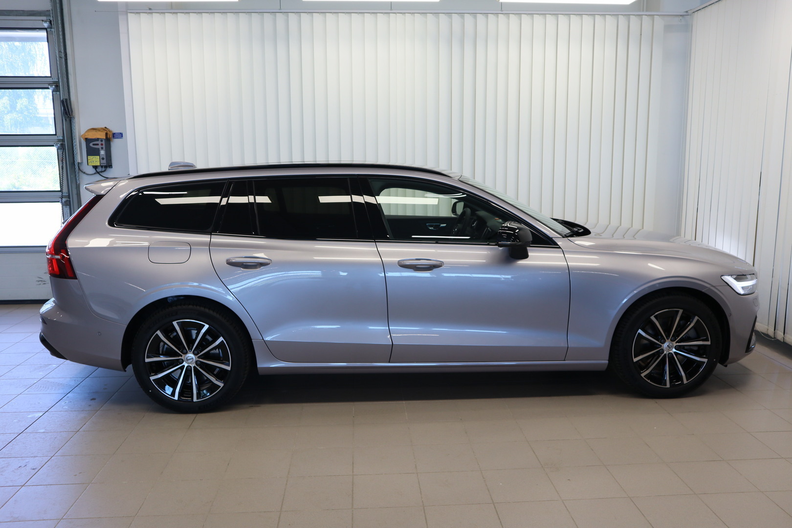 VOLVO V60 6