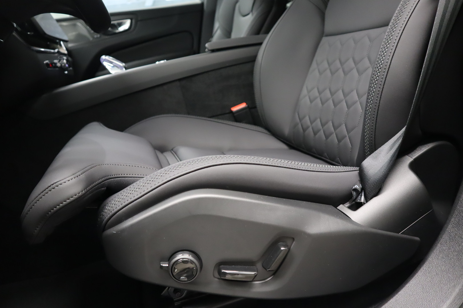 VOLVO XC60 11