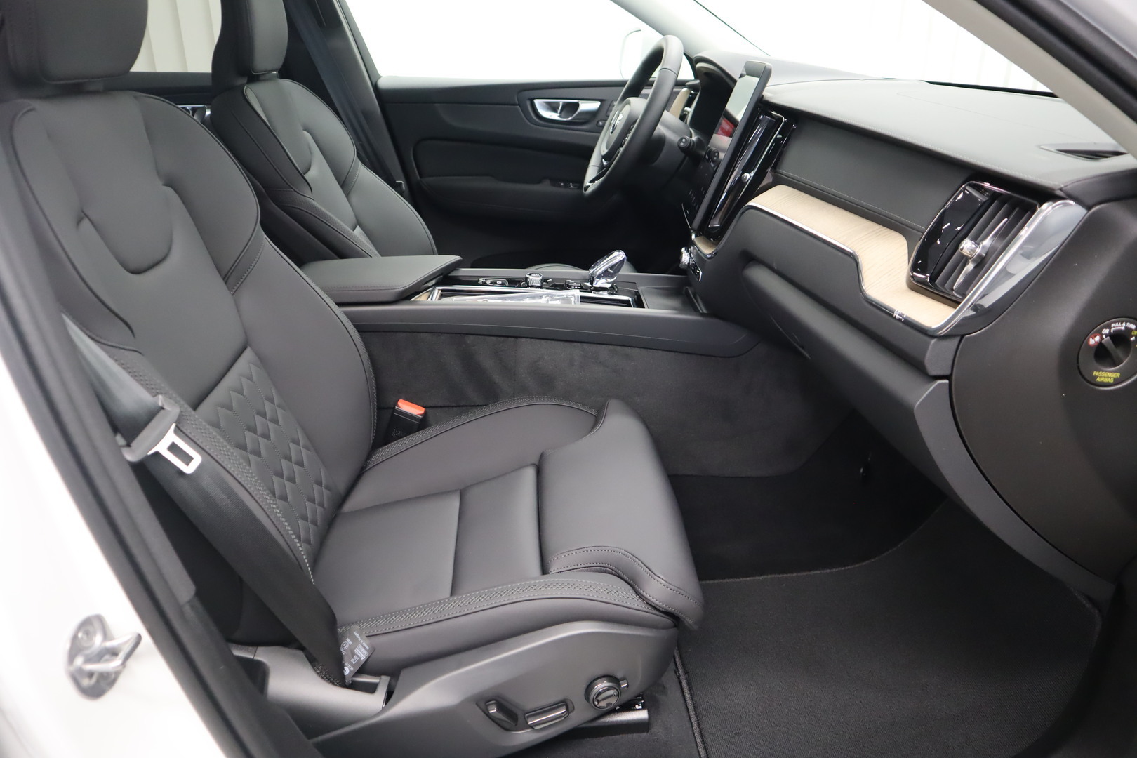 VOLVO XC60 9