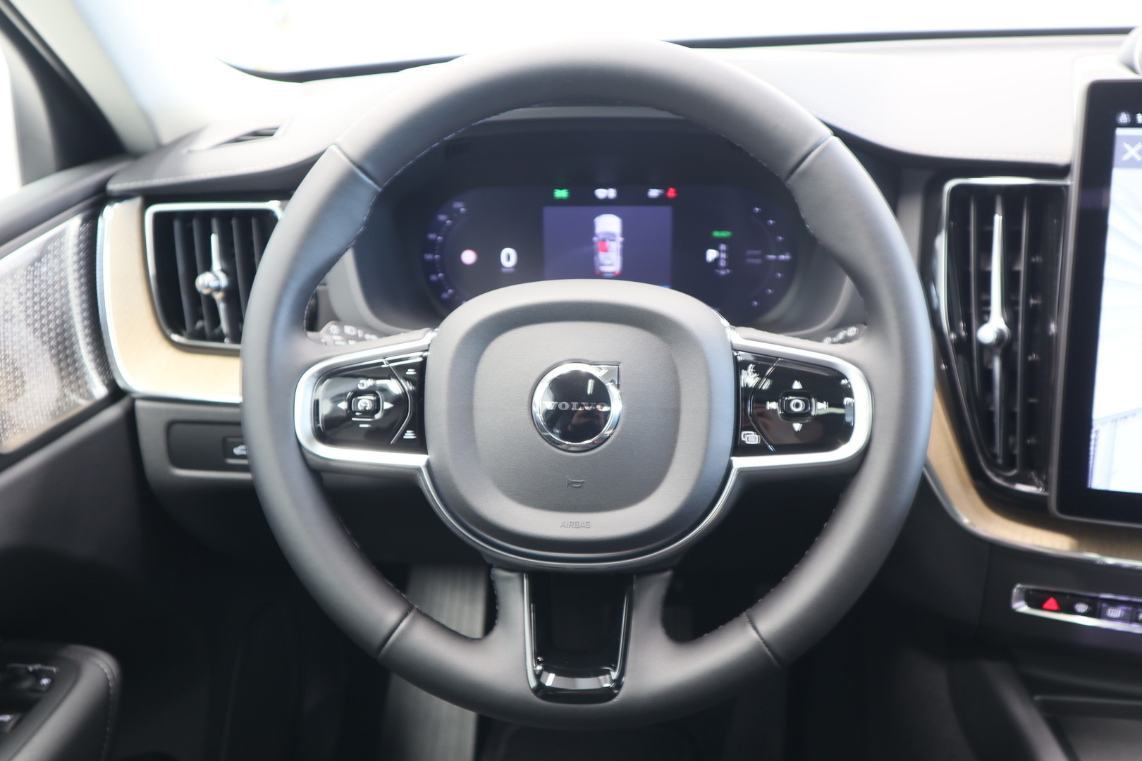 VOLVO XC60 12