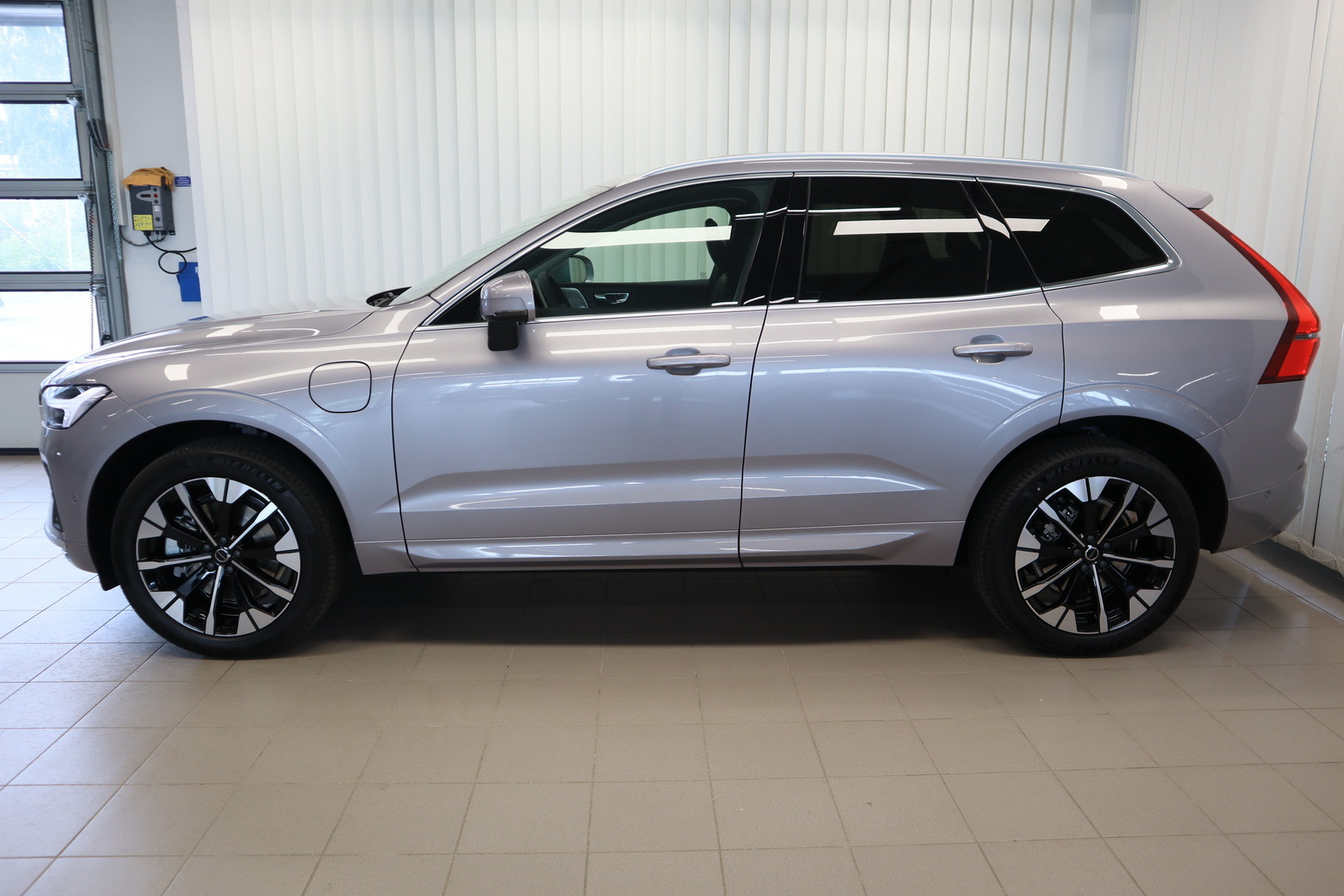 VOLVO XC60 4