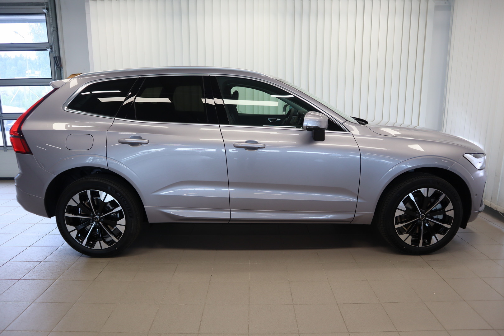 VOLVO XC60 8