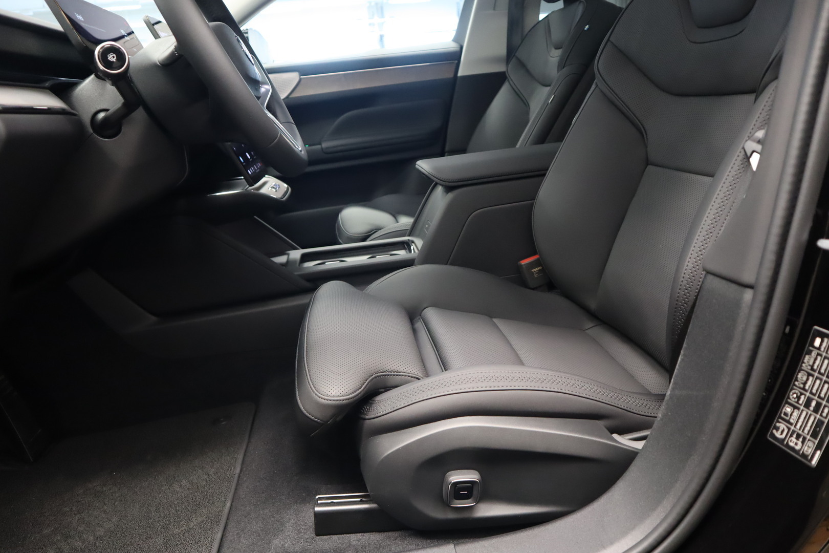 VOLVO ES90 12
