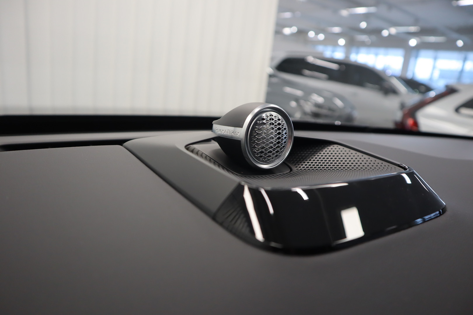VOLVO ES90 16