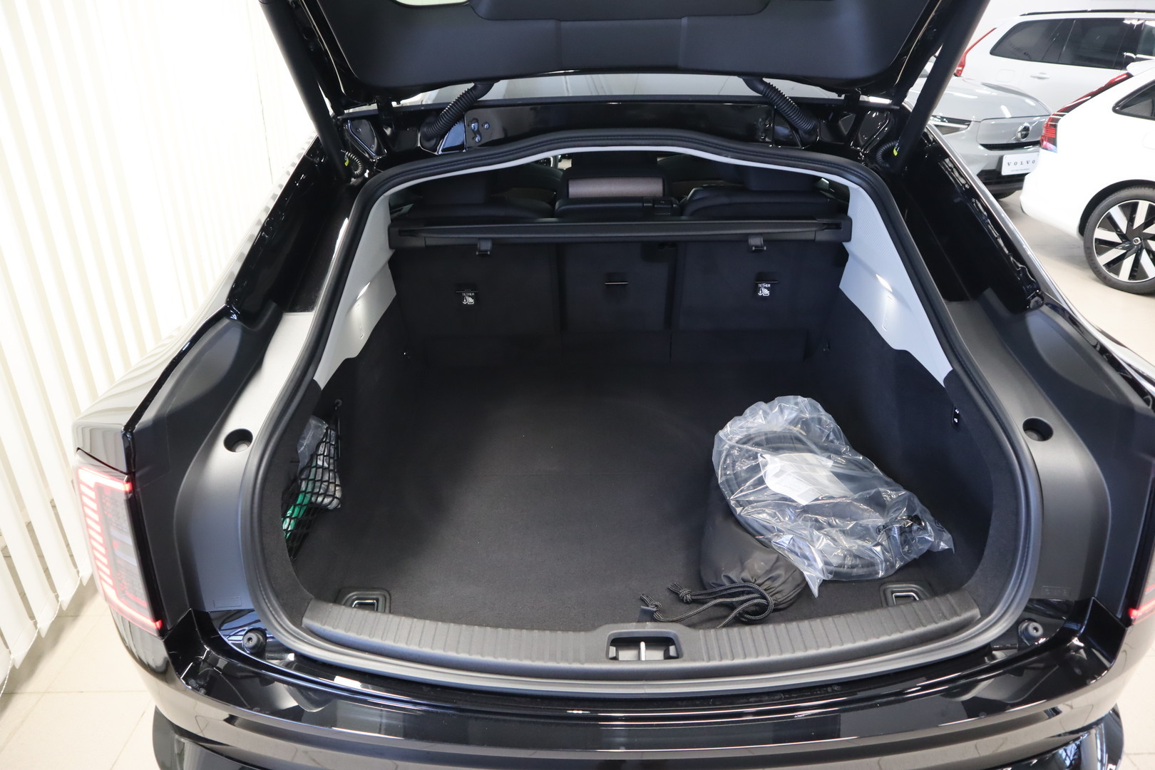 VOLVO ES90 22