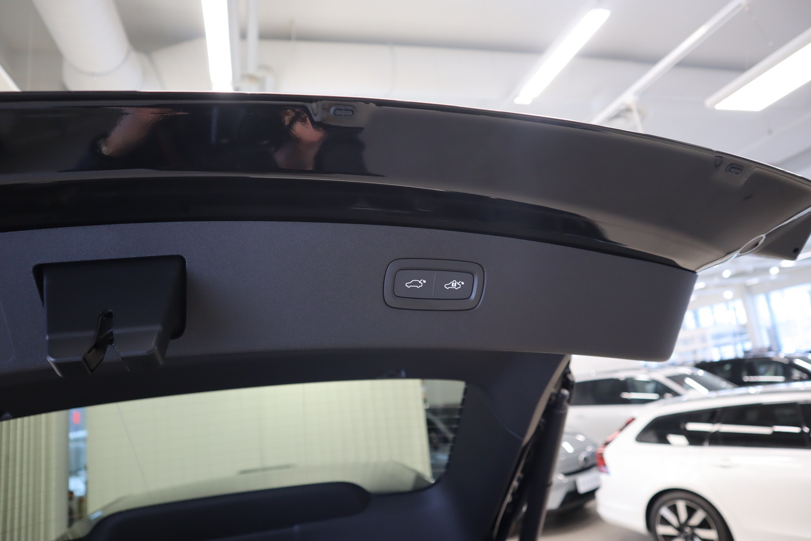 VOLVO ES90 23