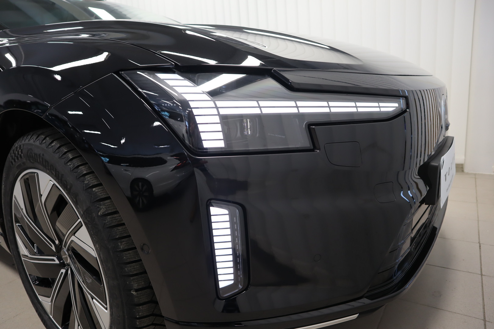 VOLVO ES90 26