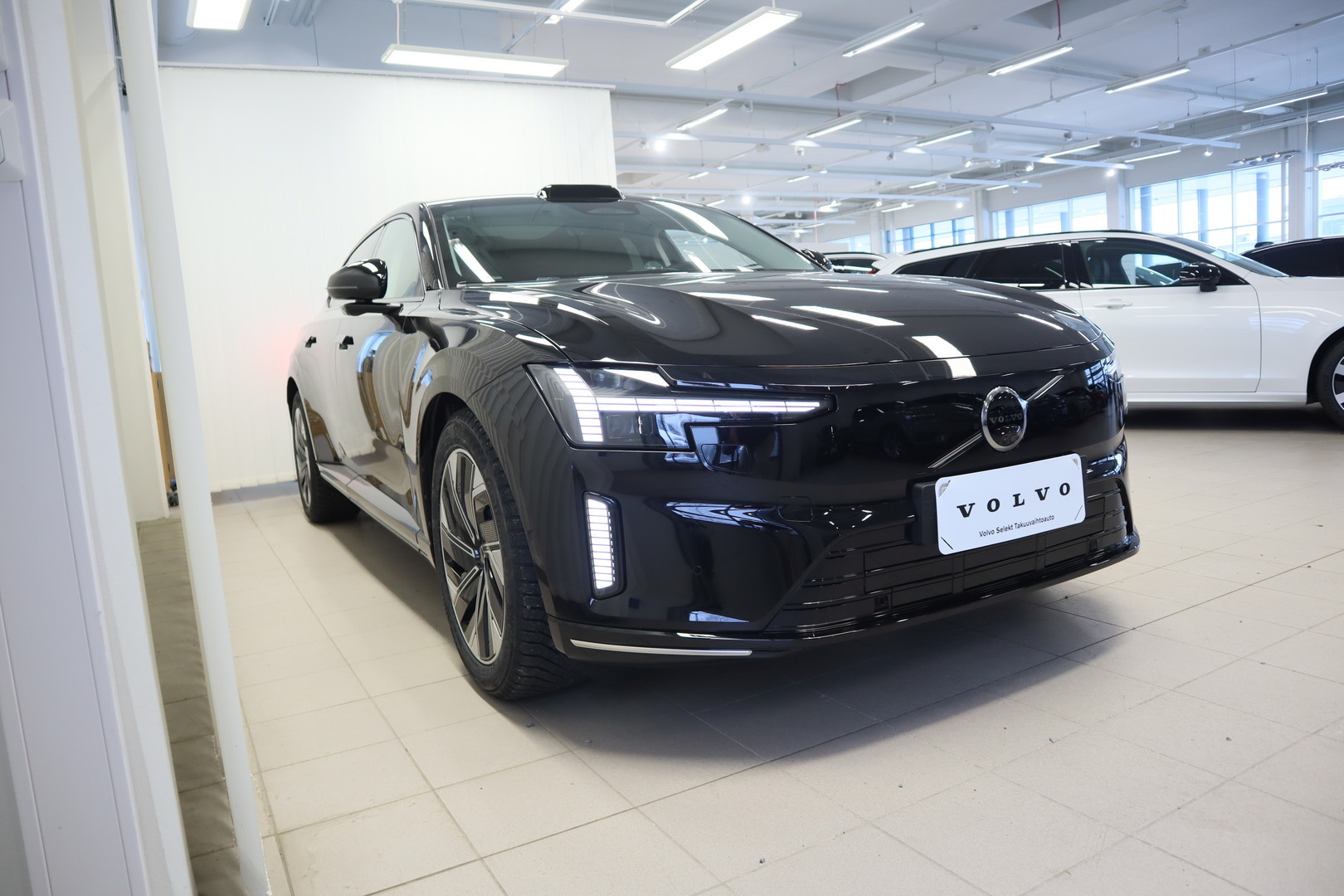 VOLVO ES90 3