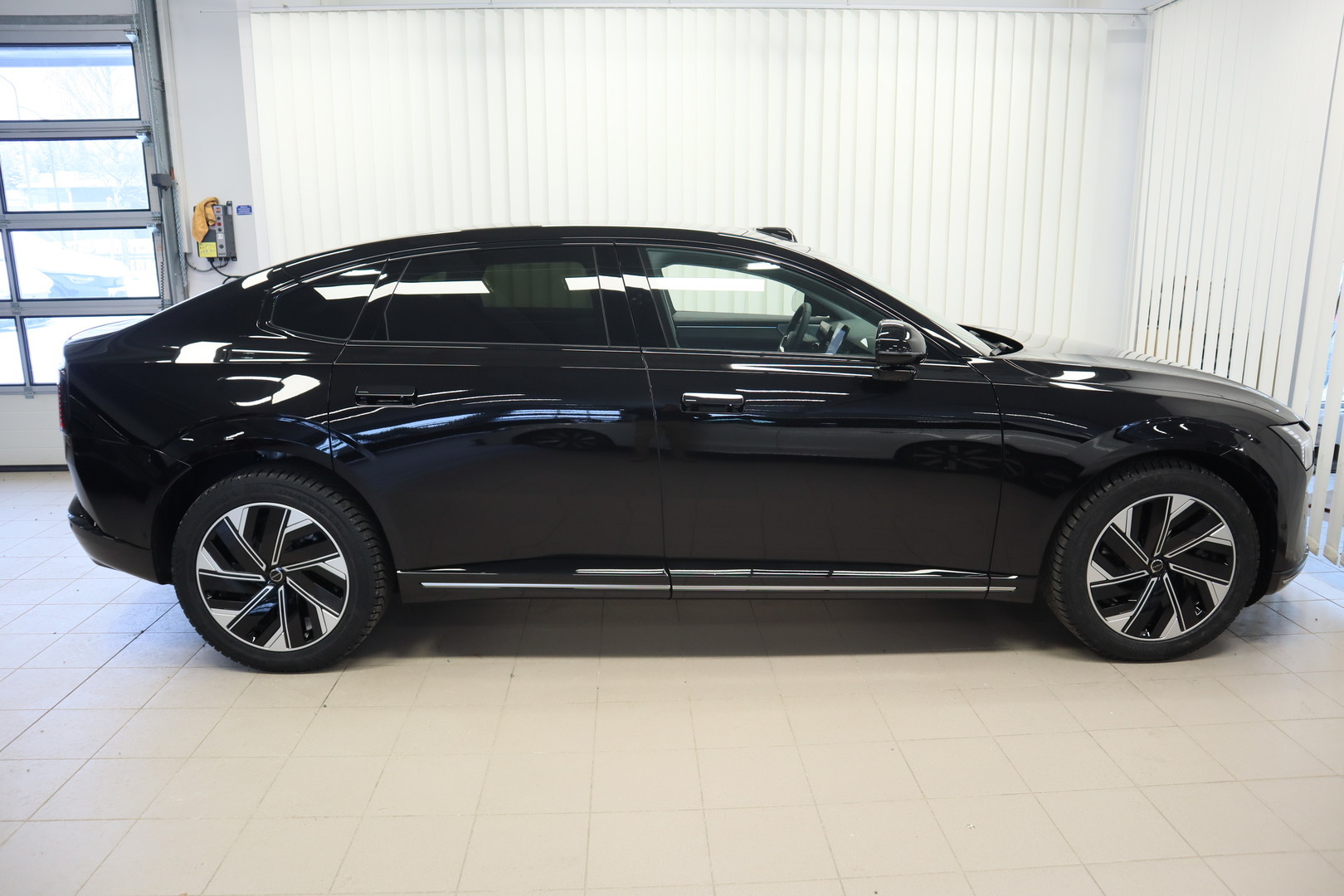 VOLVO ES90 7