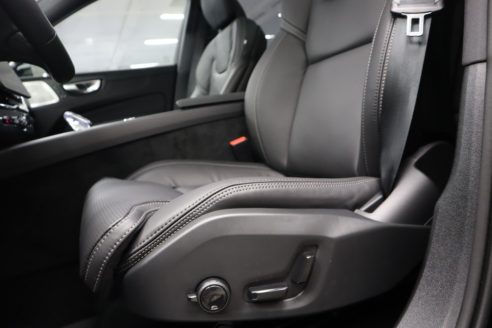 VOLVO XC60 12