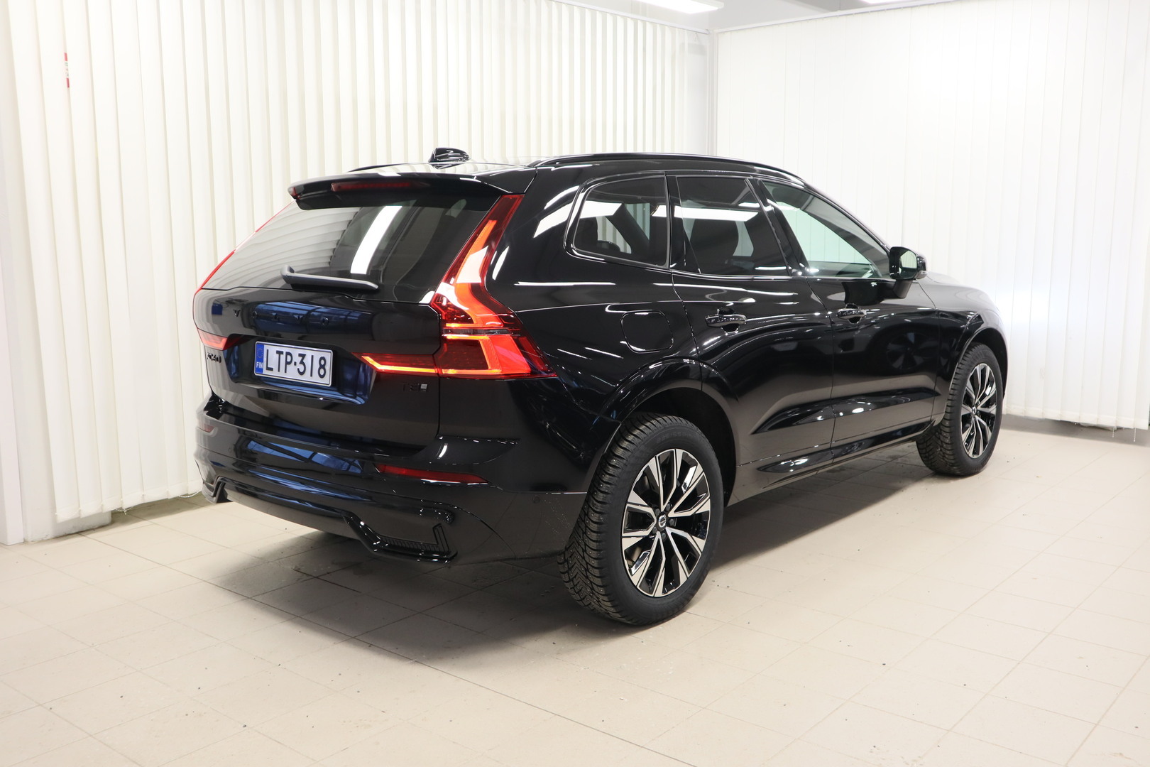 VOLVO XC60 4