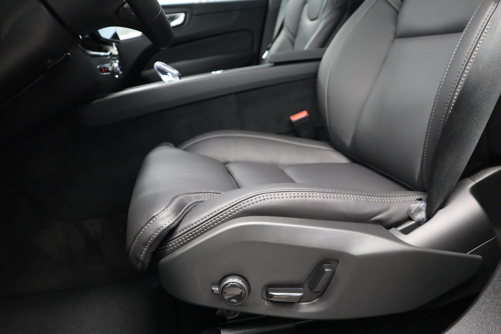 VOLVO XC60 11