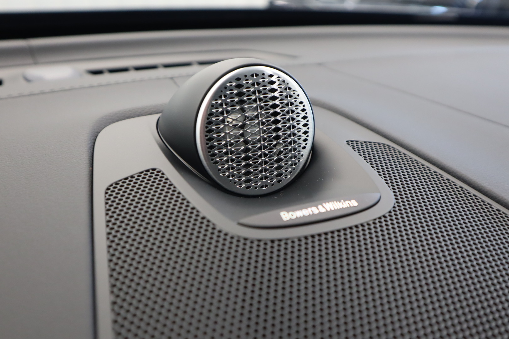 VOLVO XC60 14