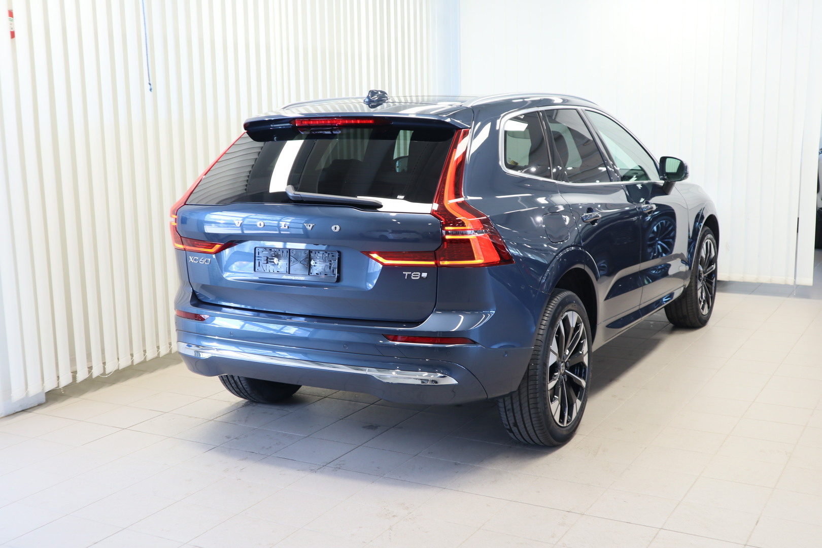 VOLVO XC60 4