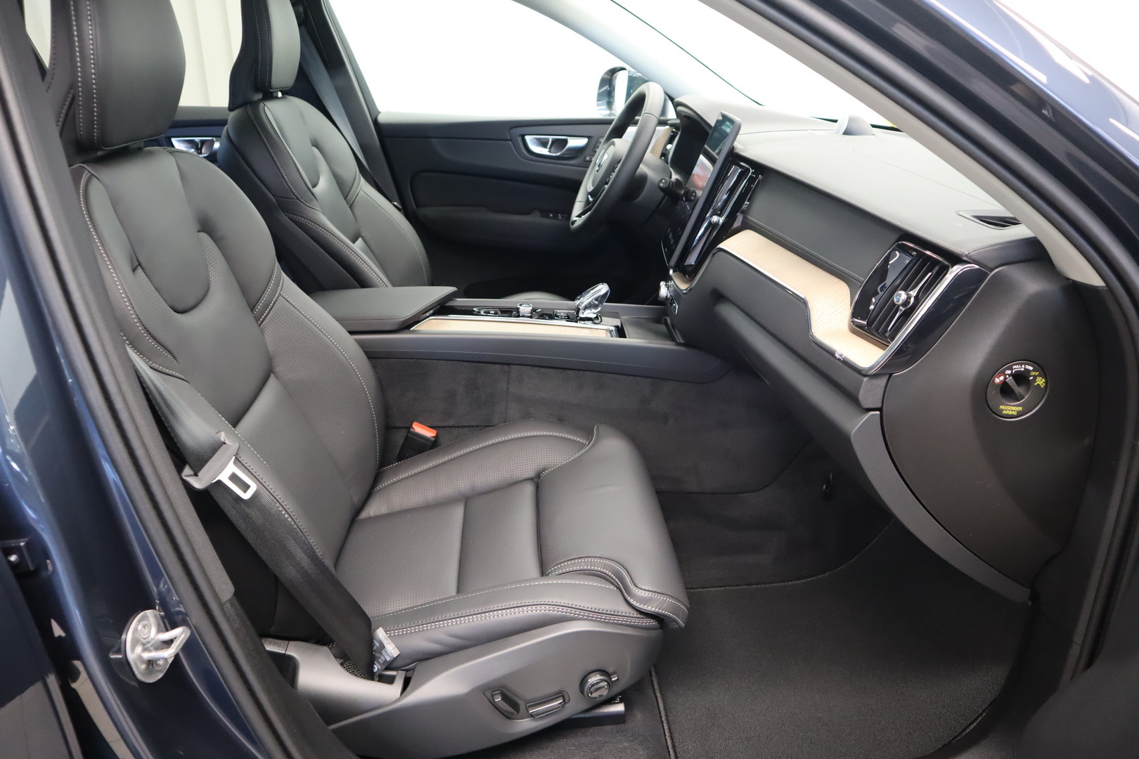 VOLVO XC60 9