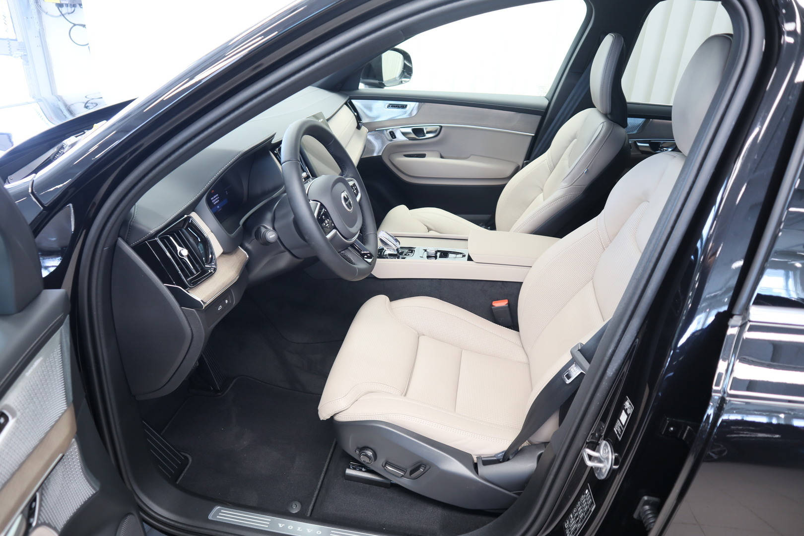 VOLVO XC90 10