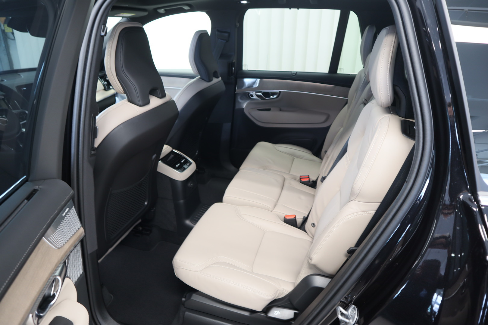 VOLVO XC90 11
