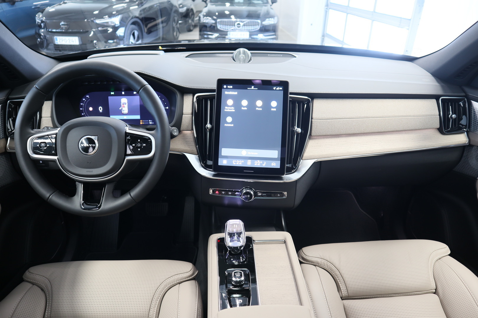 VOLVO XC90 12