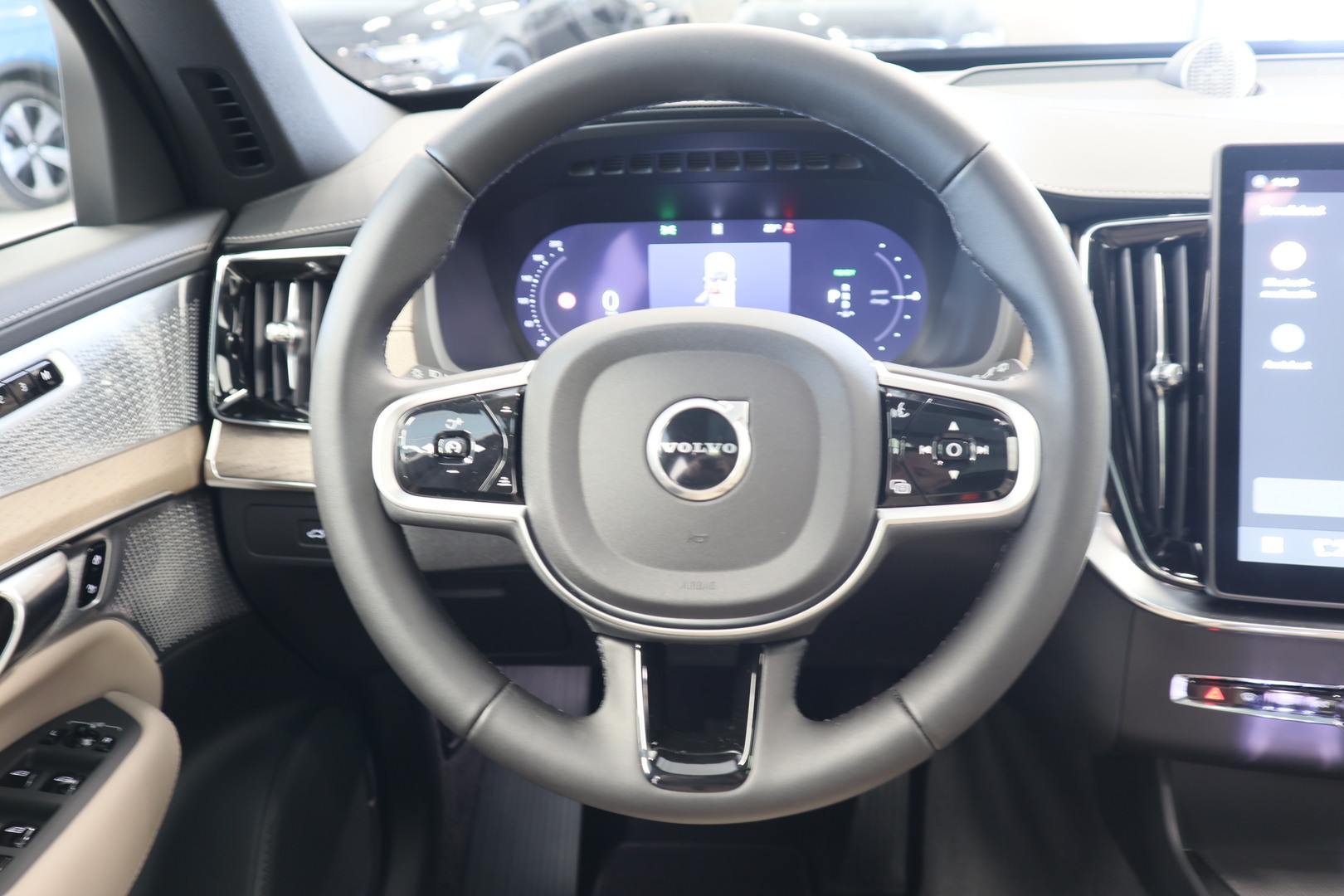 VOLVO XC90 13