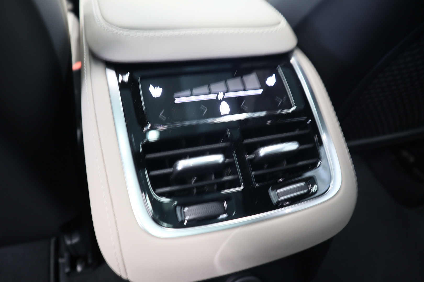 VOLVO XC90 19