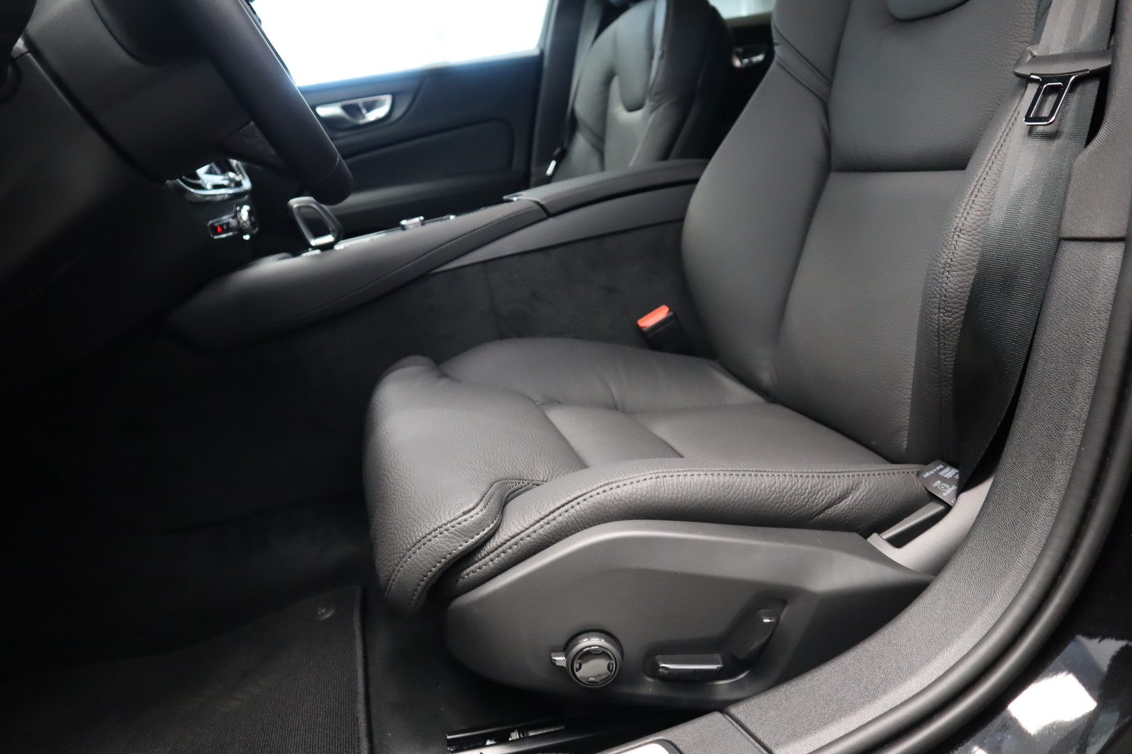 VOLVO V60 11