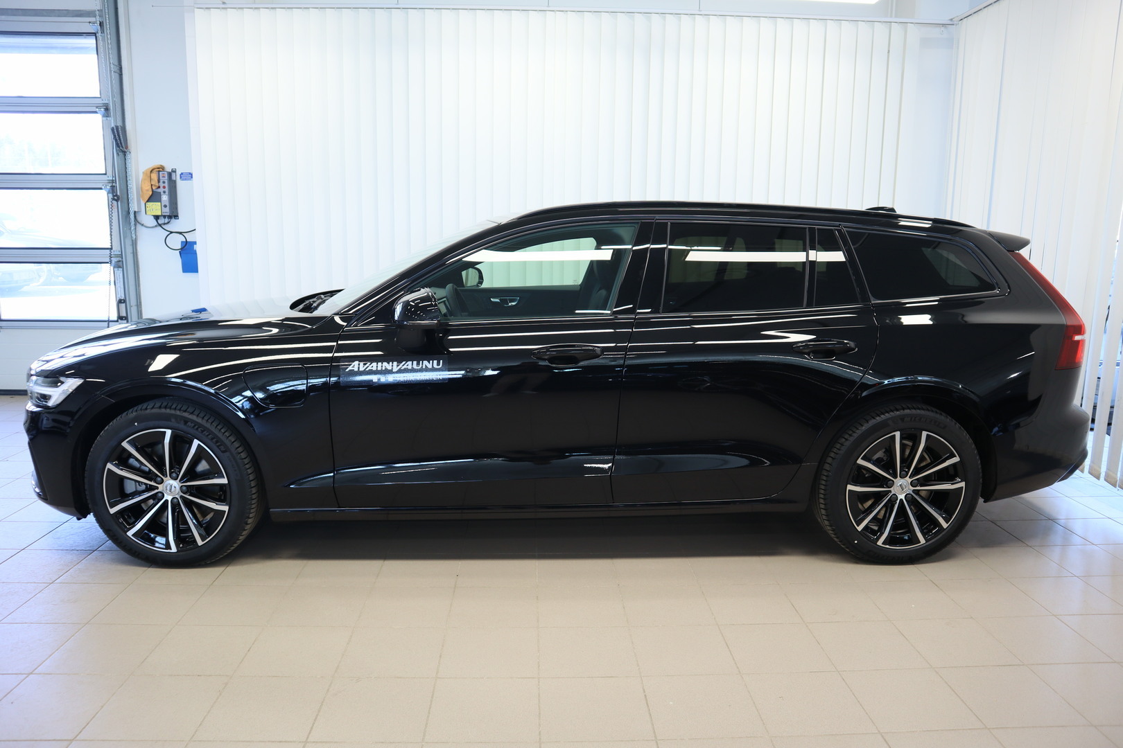 VOLVO V60 3