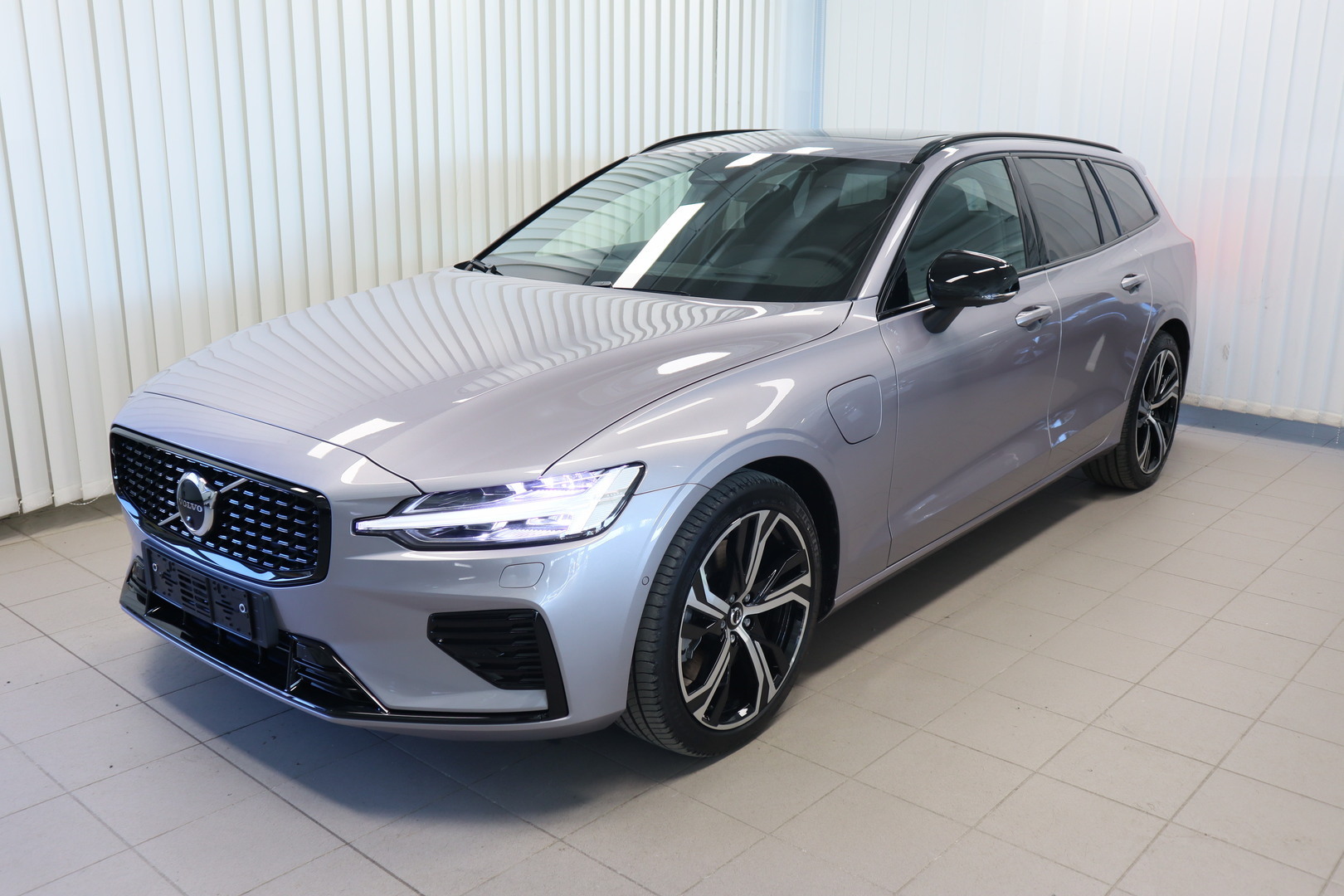 VOLVO V60 1
