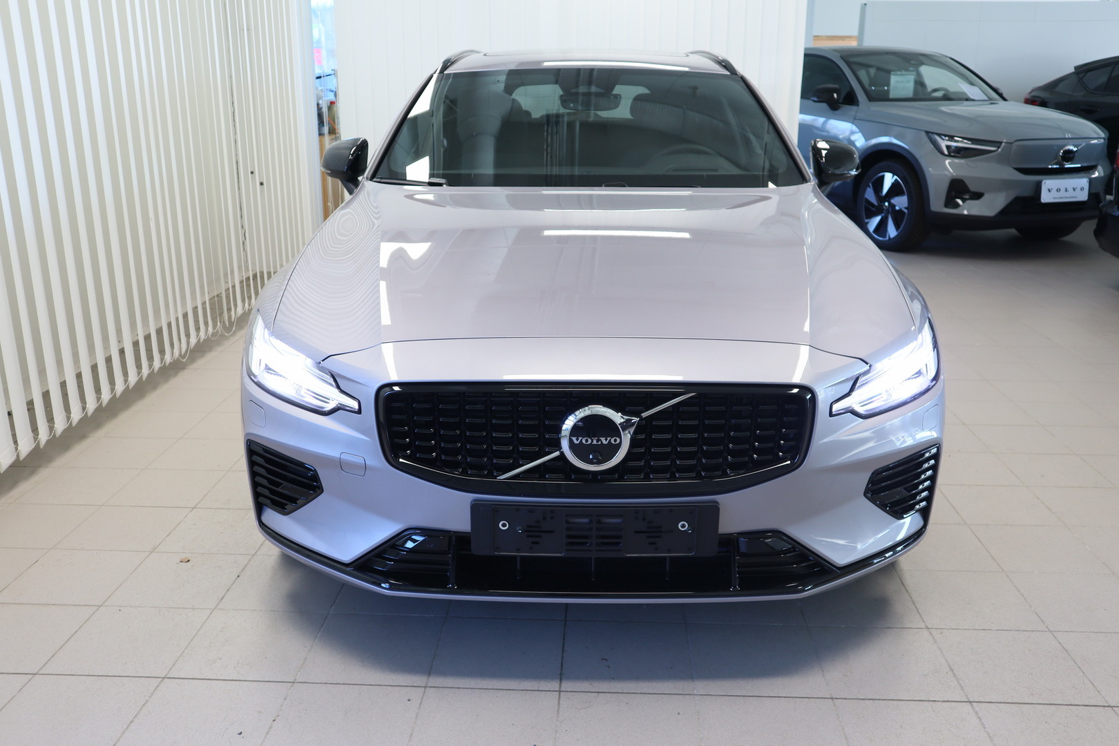 VOLVO V60 4