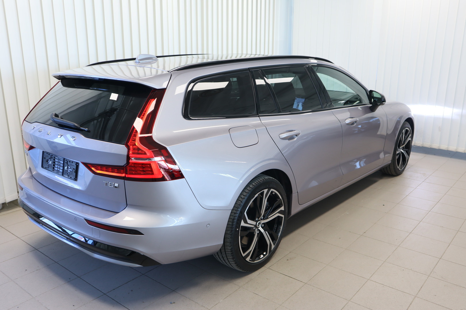VOLVO V60 5
