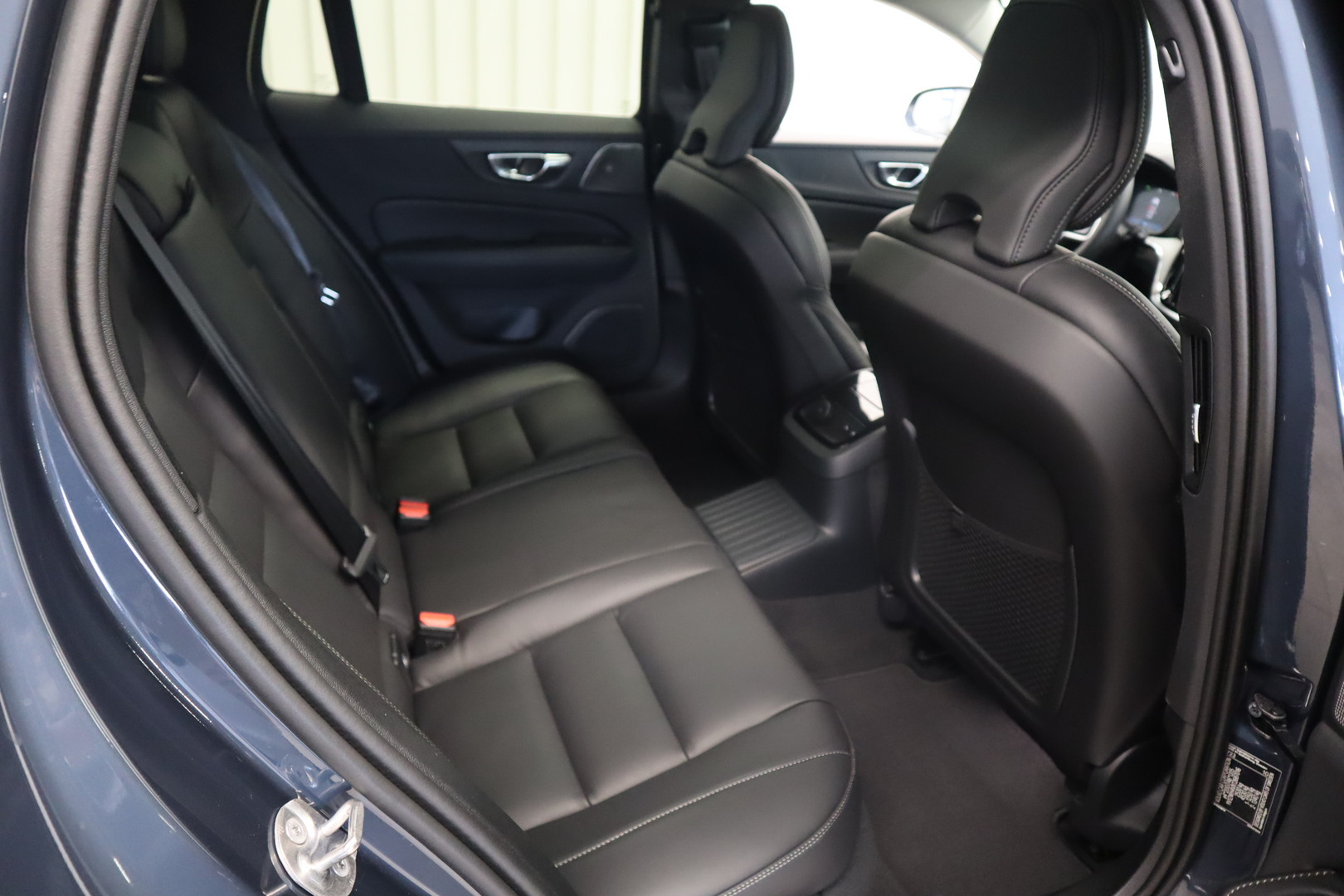 VOLVO V60 11