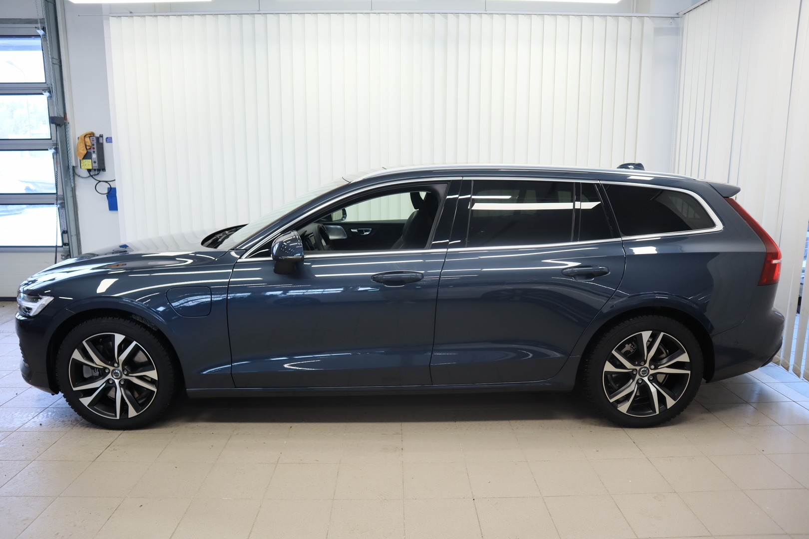 VOLVO V60 4