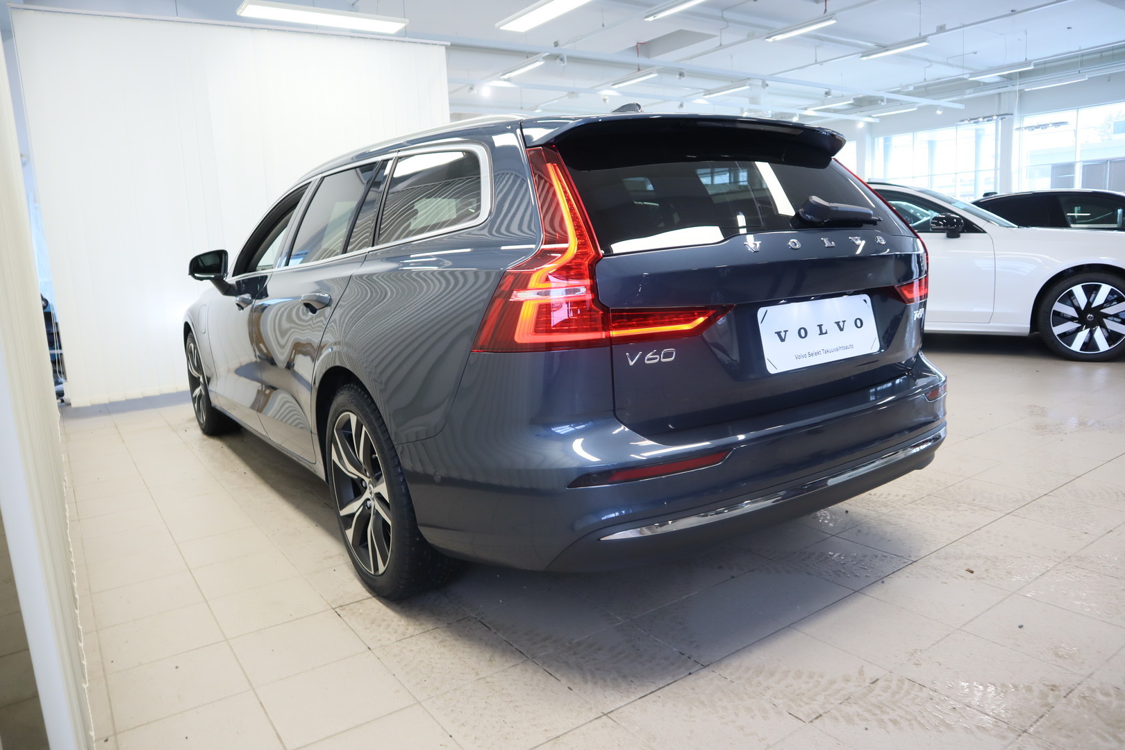 VOLVO V60 7