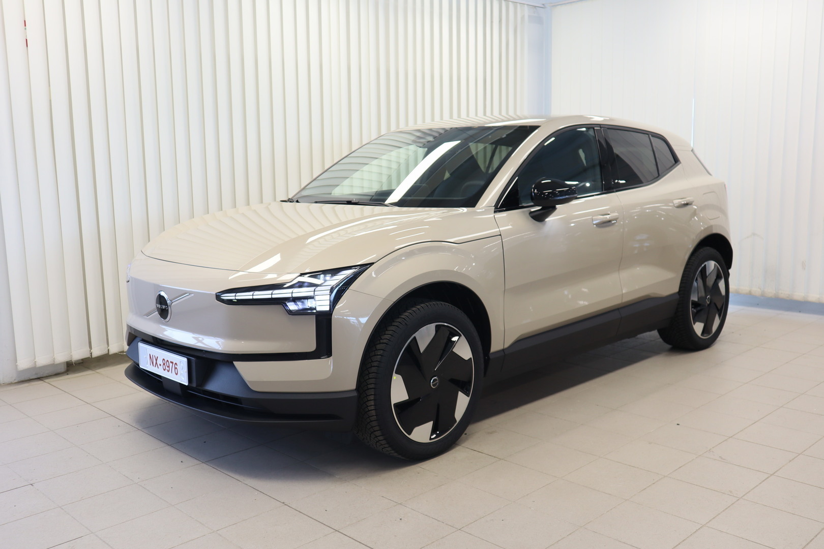 VOLVO EX30 1