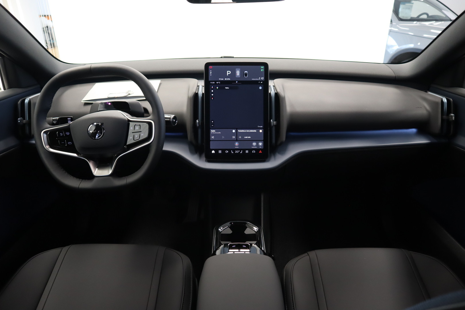 VOLVO EX30 8