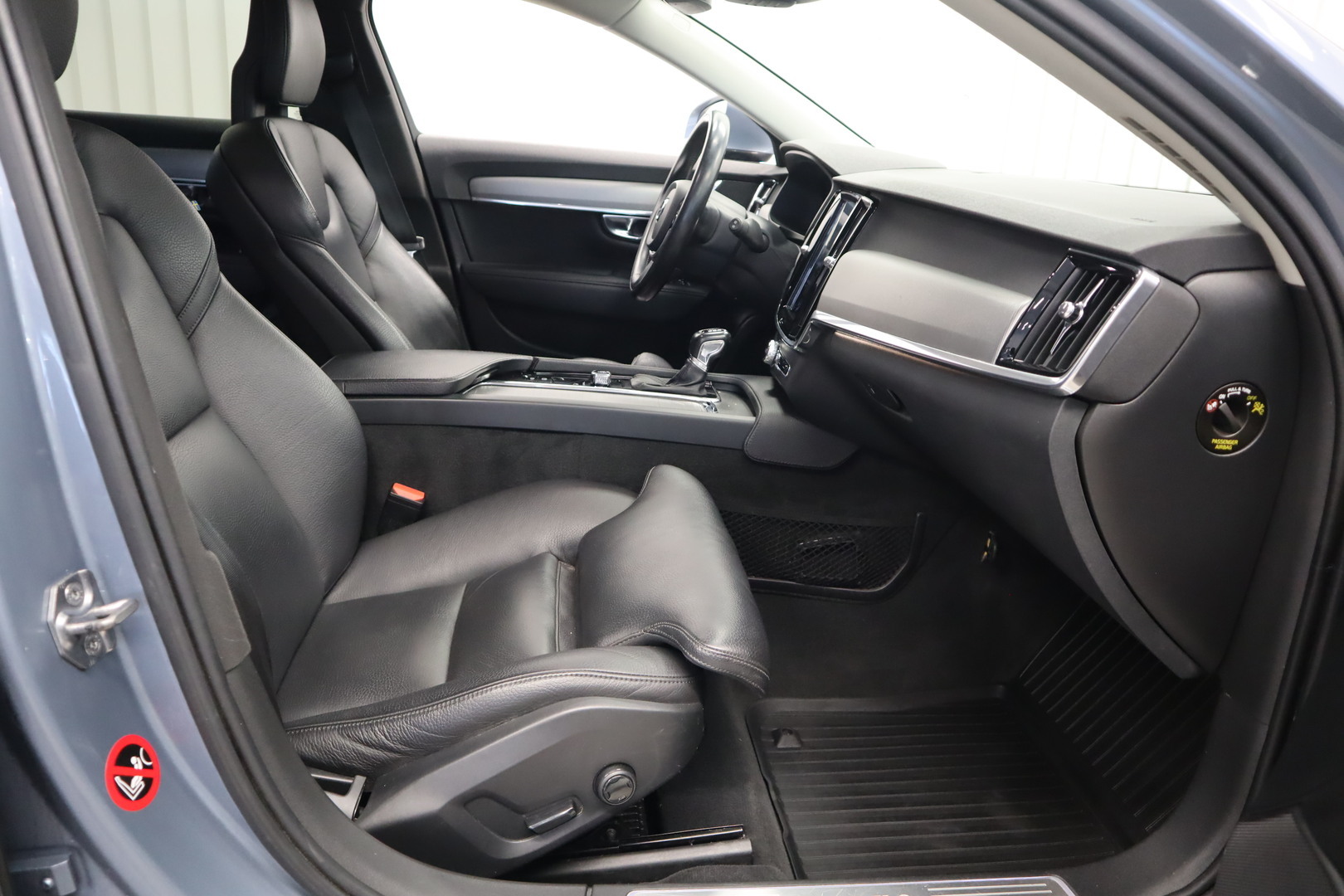 VOLVO V90 11