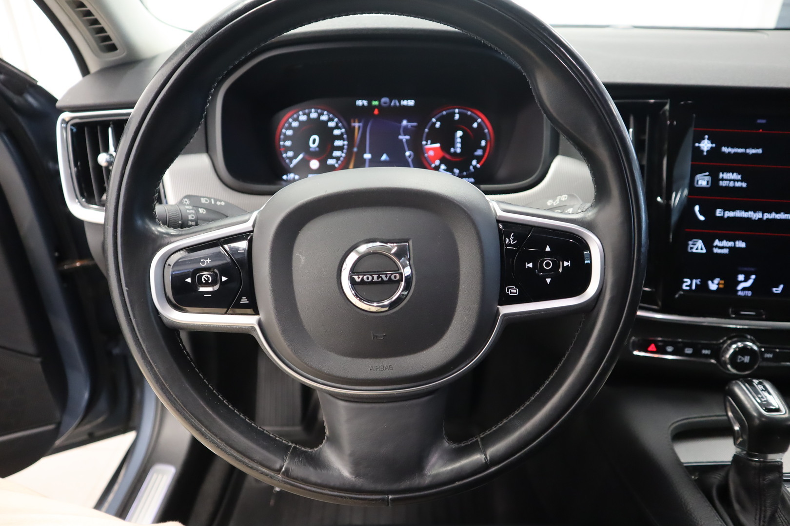 VOLVO V90 15
