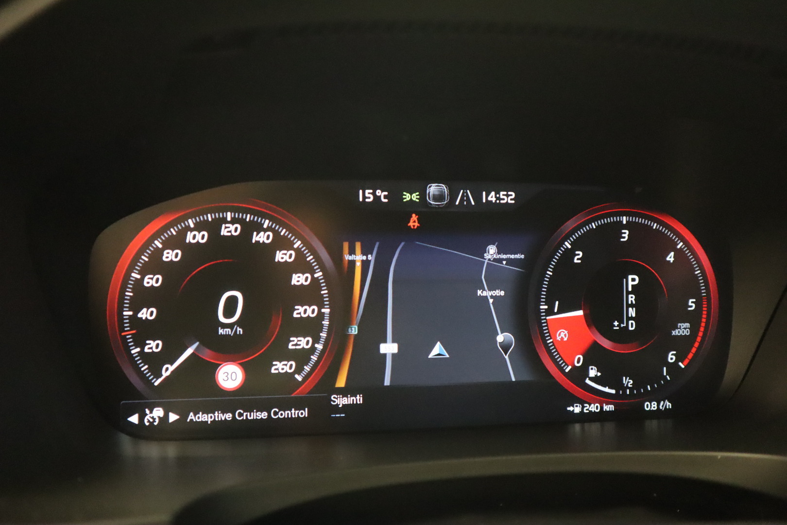 VOLVO V90 16