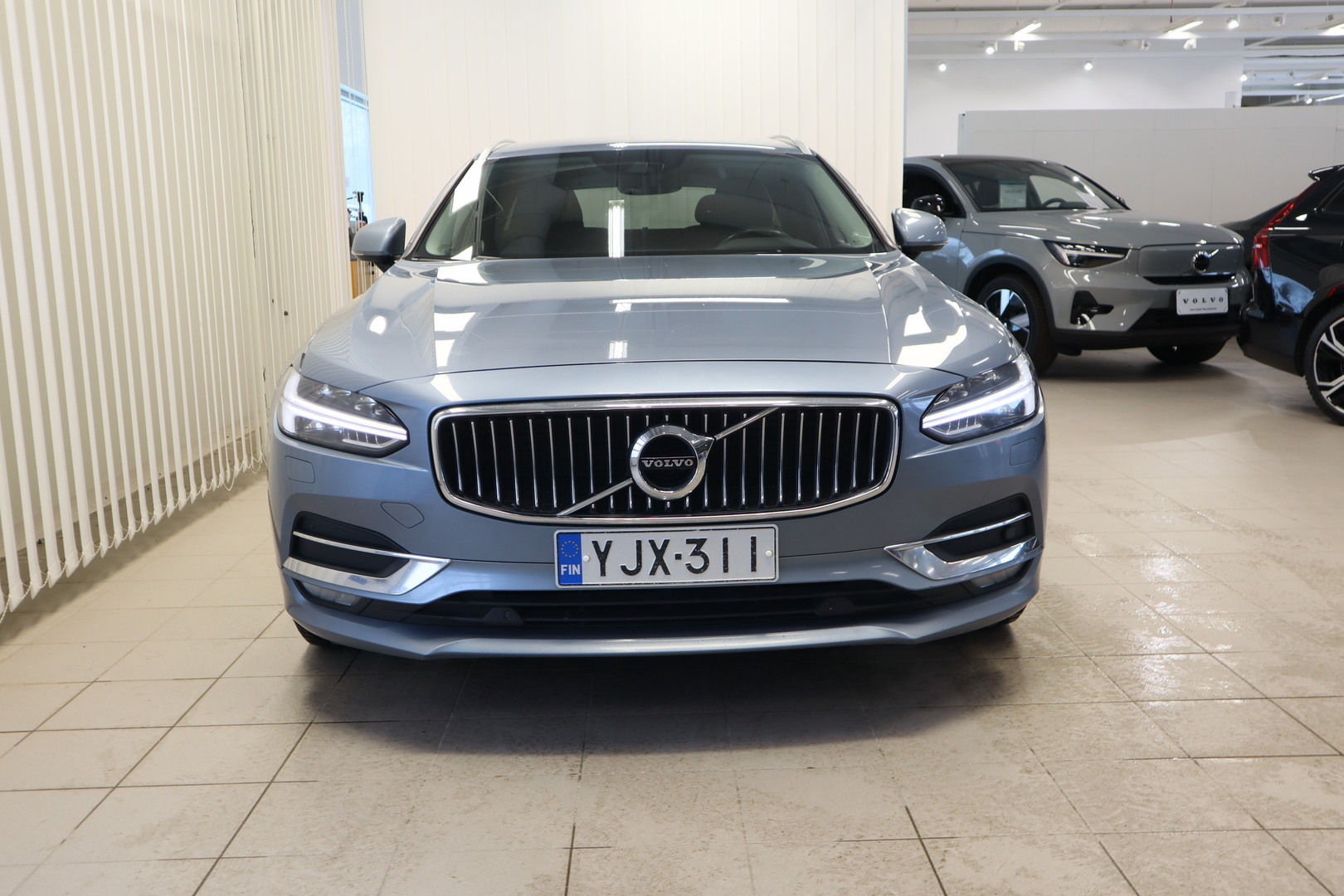VOLVO V90 2
