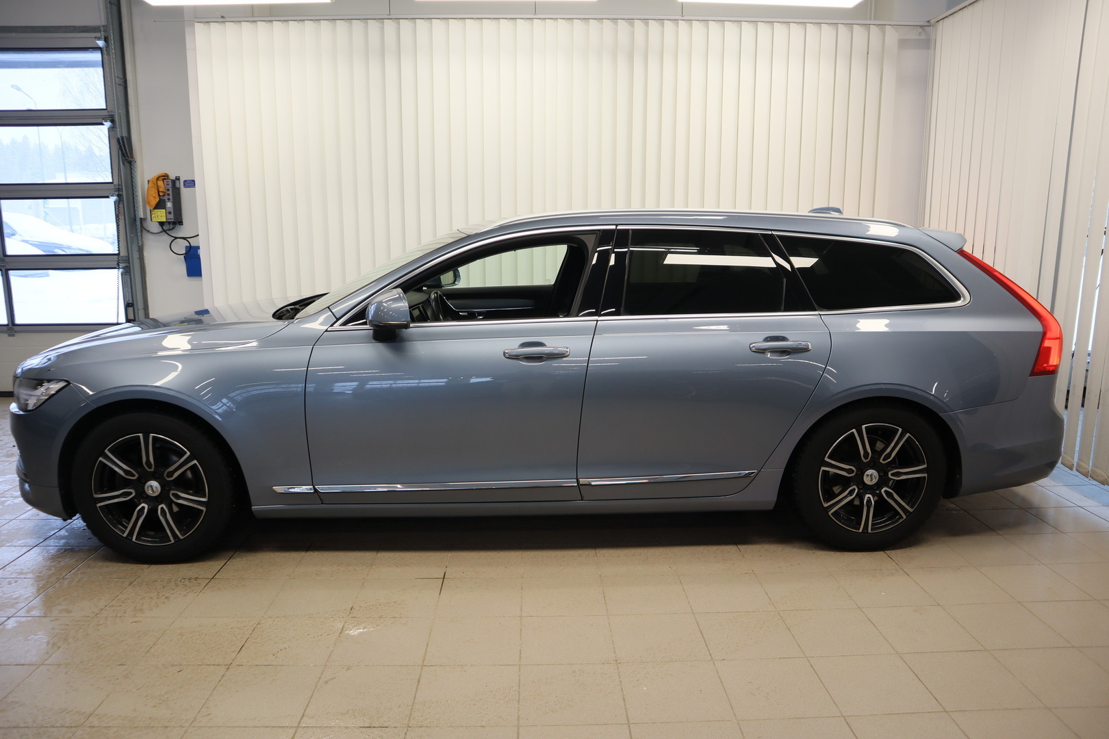 VOLVO V90 4