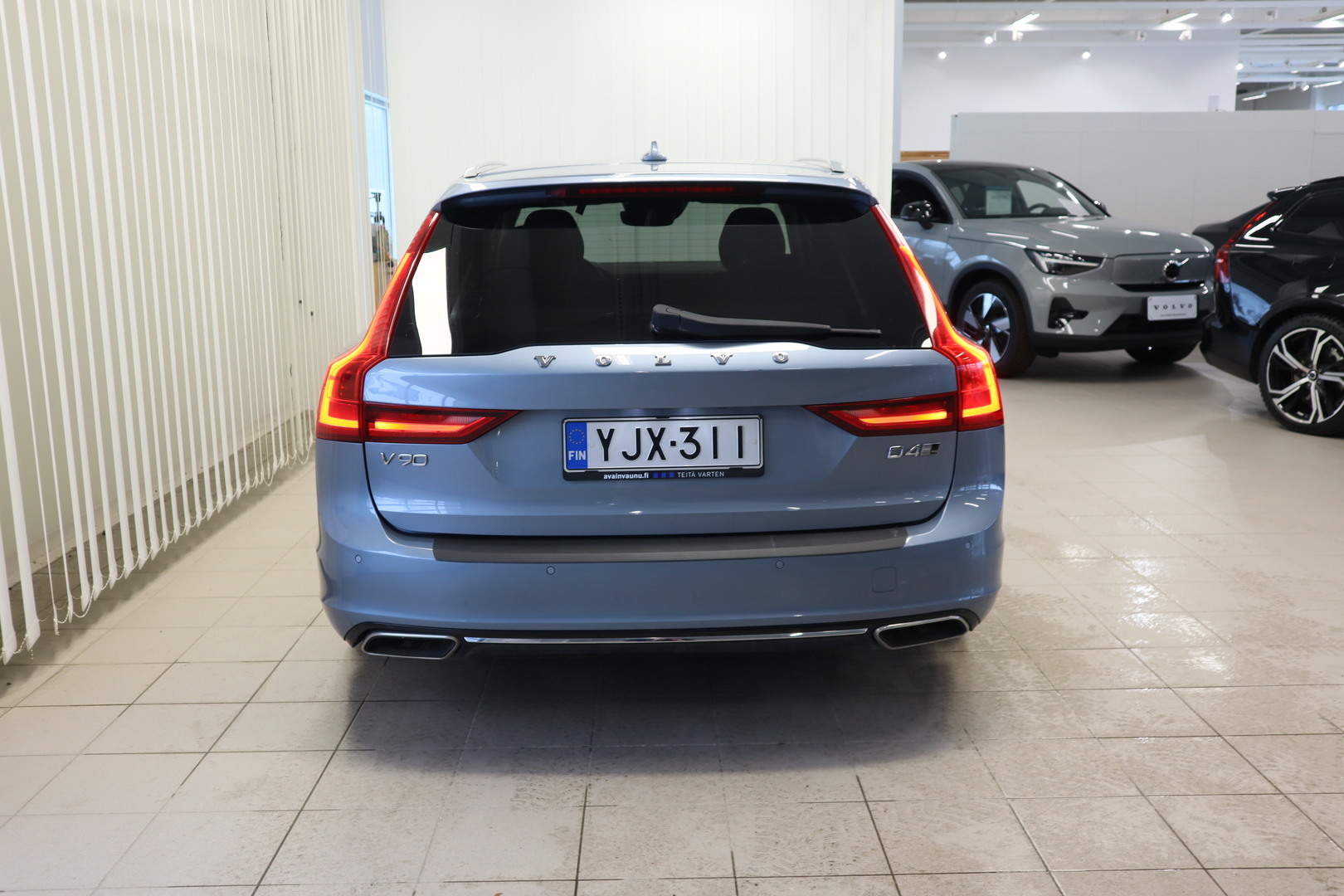 VOLVO V90 6