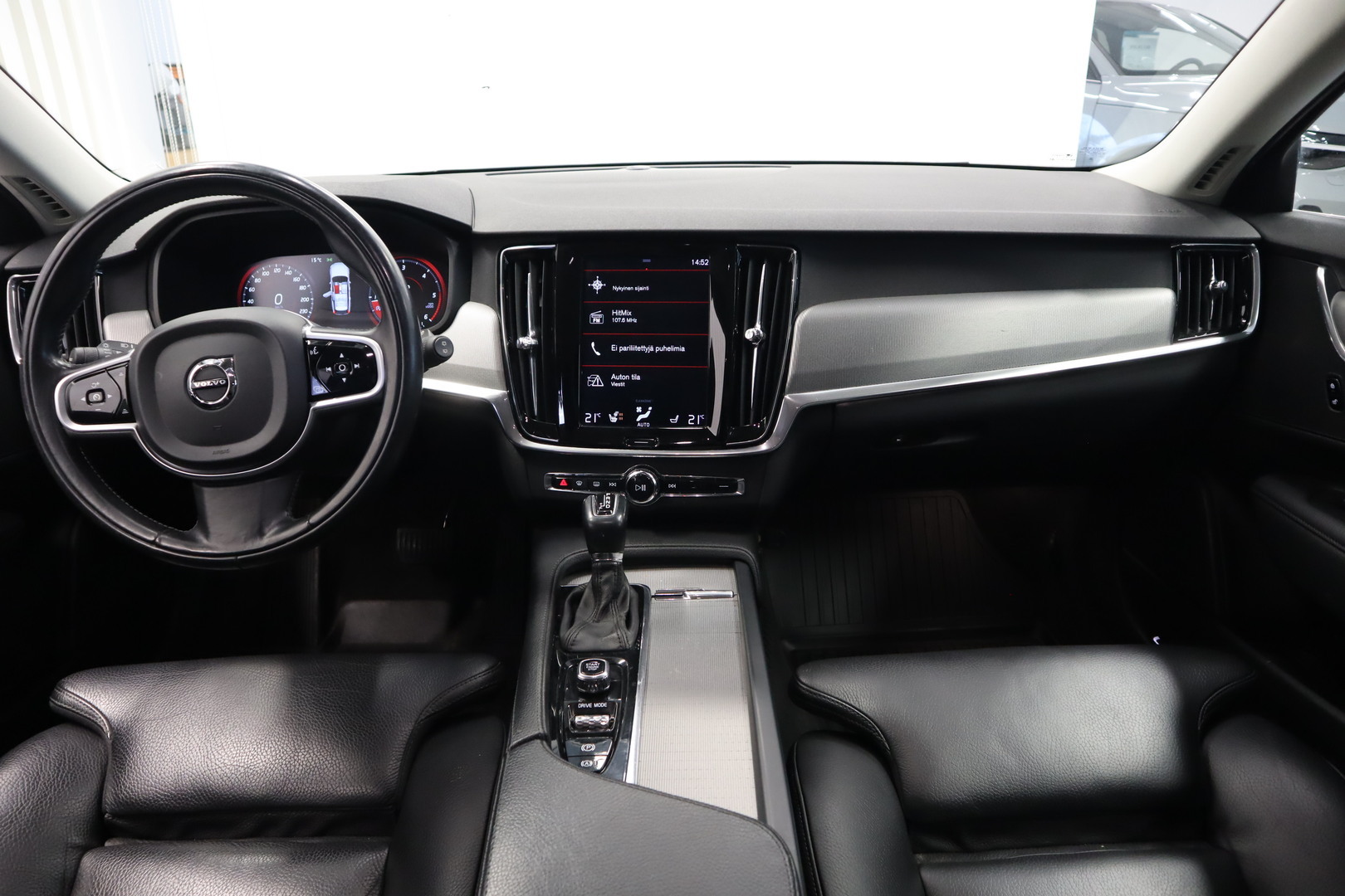 VOLVO V90 9