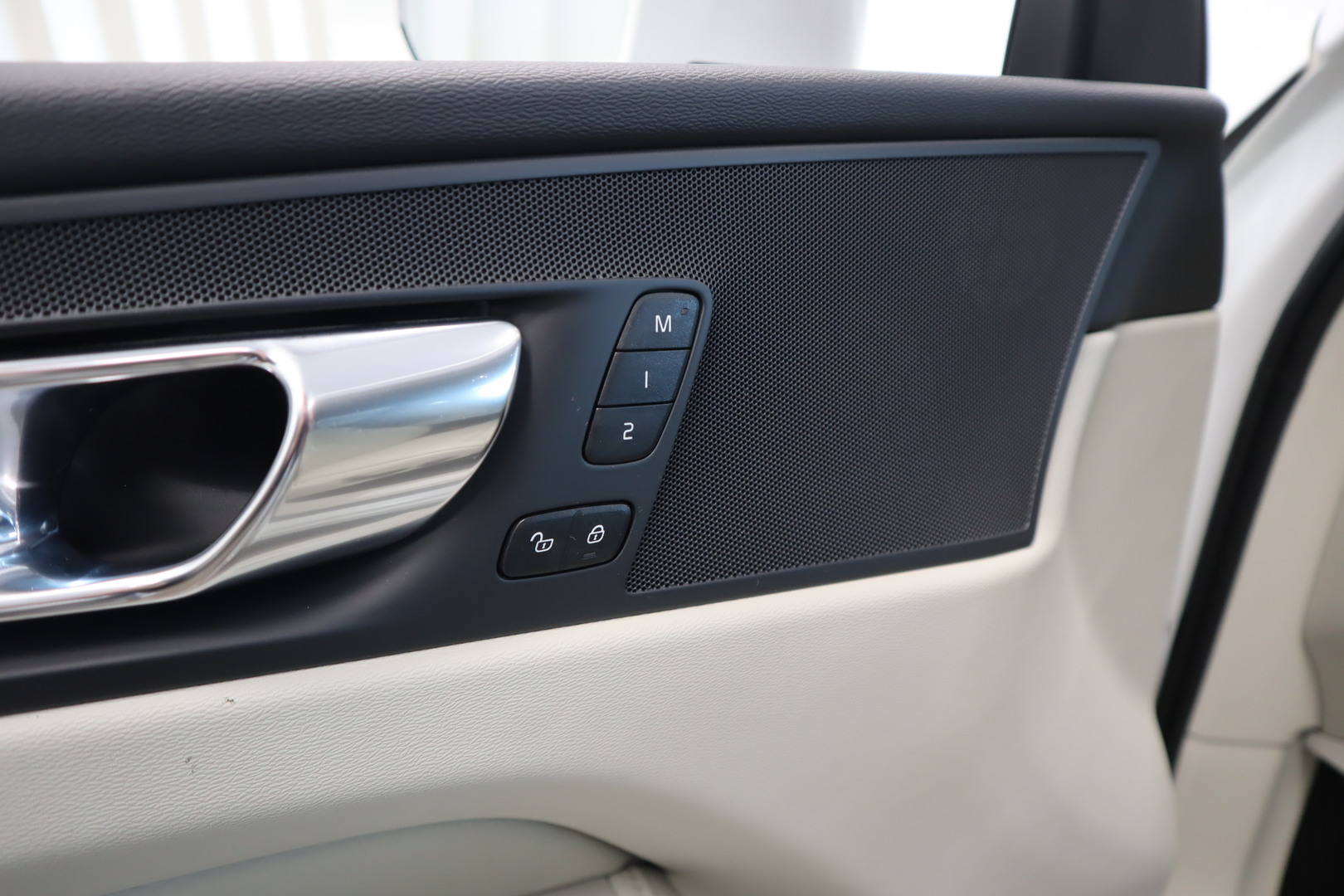 VOLVO XC60 12