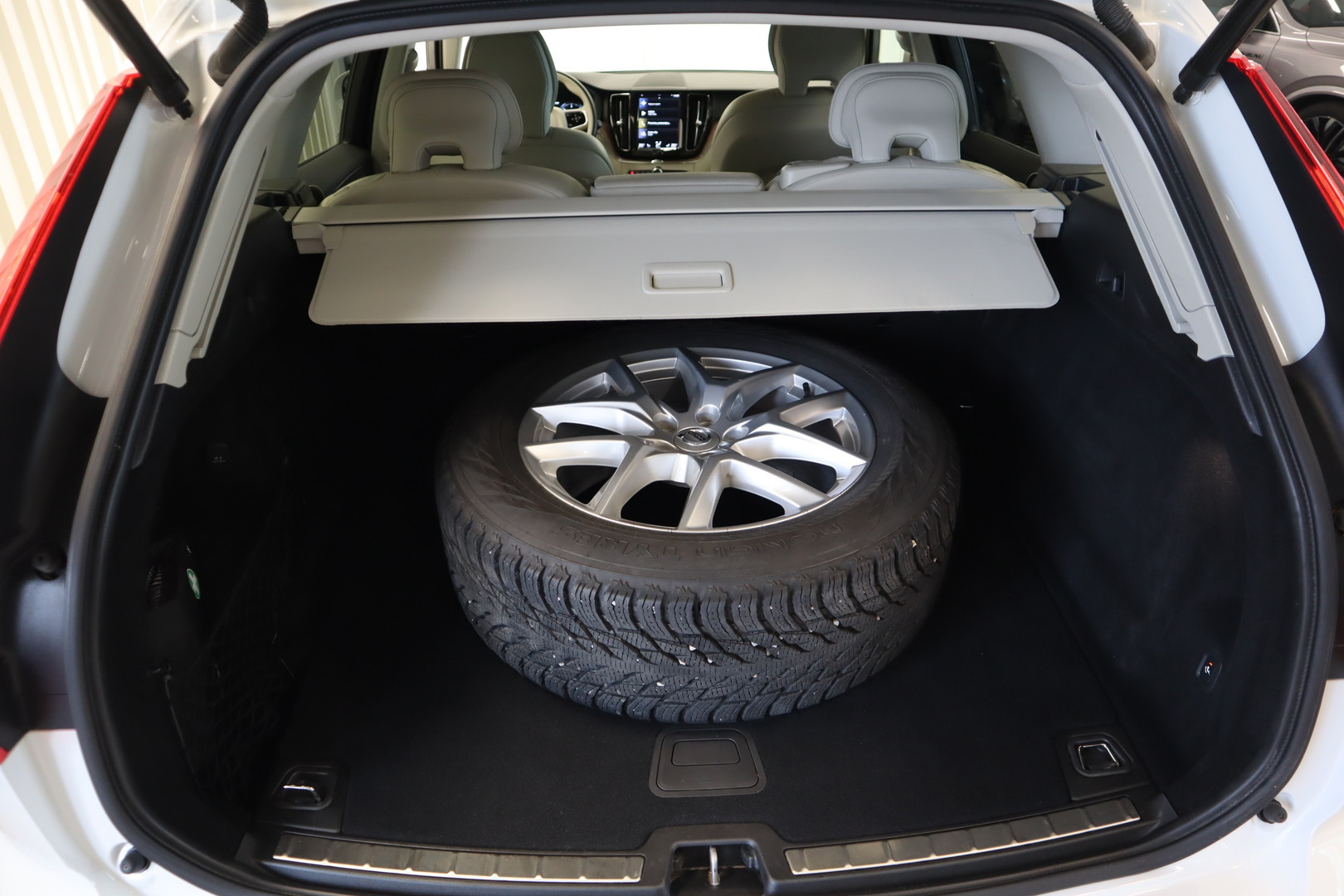 VOLVO XC60 20