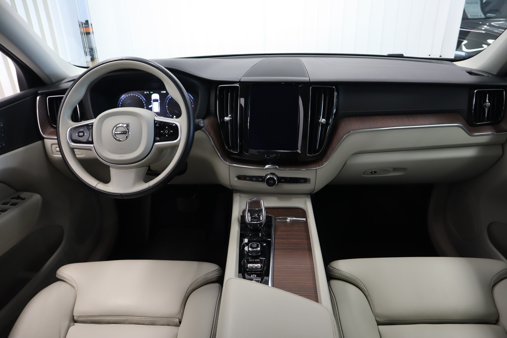 VOLVO XC60 7